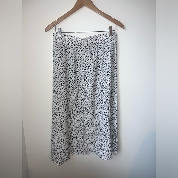 LOFT White and Black Floral Button Pull On Midi Skirt Size Medium NWT BRAND NEW - Picture 2 of 14
